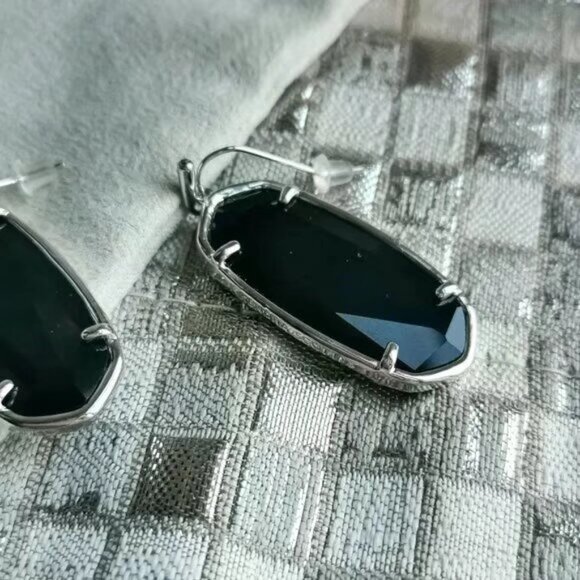 Kendra Scott Stud Earrings - Picture 3 of 3